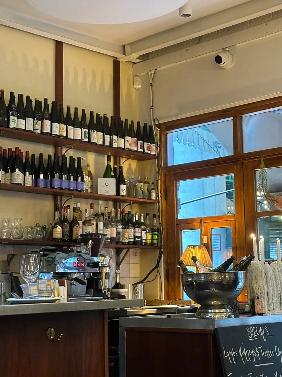 Bexe2142's tweet image. A quick bite, light and fresh, perfect for midday hunger—simple flavors, fast service, and happiness in every bite. 🍴✨