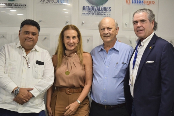 visionagro's tweet photo. #8Sept #Agricultura Bolpriaven y Fedeagro buscan identificar oportunidades para la consolidación del mercado bursátil agrícola / Ambas instituciones están conscientes de desarrollar conjuntamente una economía agropecuaria sólida...

https://t.co/9uAzOjH5xD https://t.co/yeVIsNd4xs