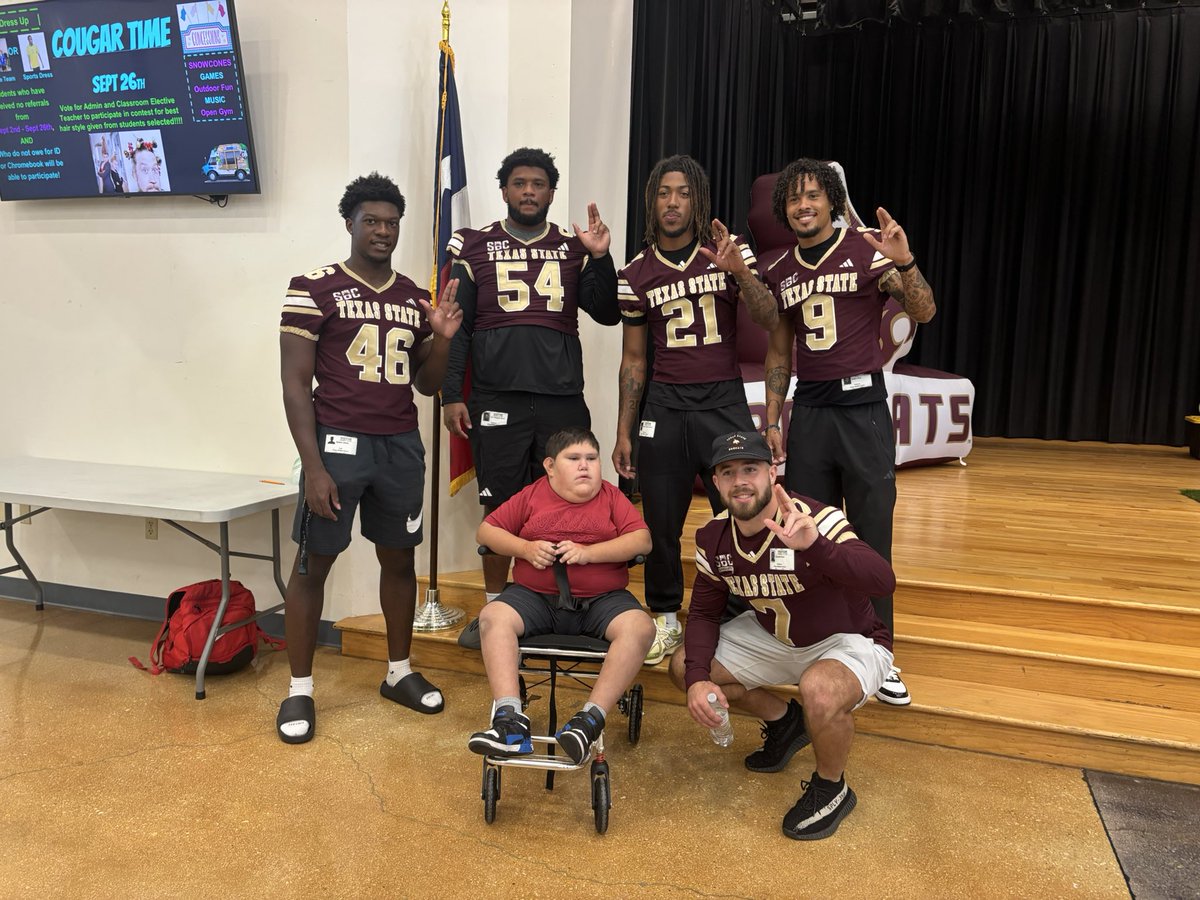 Had a great time being able to come meet and spend time with the students of Chapa Middle School today! 
<a href="/TXSTATEFOOTBALL/">Texas State Football</a> 
#BobcatsintheCommunity