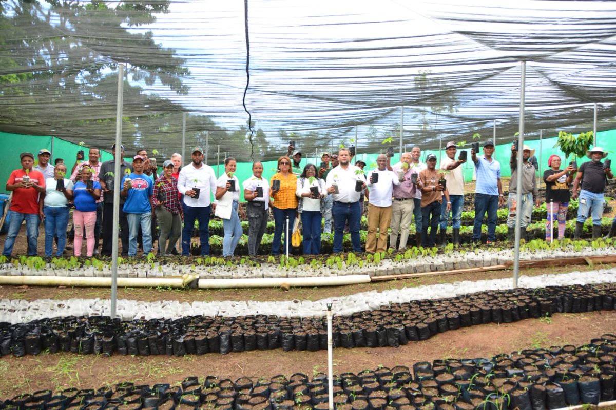 Feda_RD's tweet photo. 🌱✨ El Fondo Especial para el Desarrollo Agropecuario (FEDA), dirigido por @caamanovive, sigue transformando la vida de las comunidades rurales con acciones que siembran esperanza y fortalecen el desarrollo sostenible del campo dominicano.

#FEDA #SalvandoLasMontañas https://t.co/QnCF008q9f