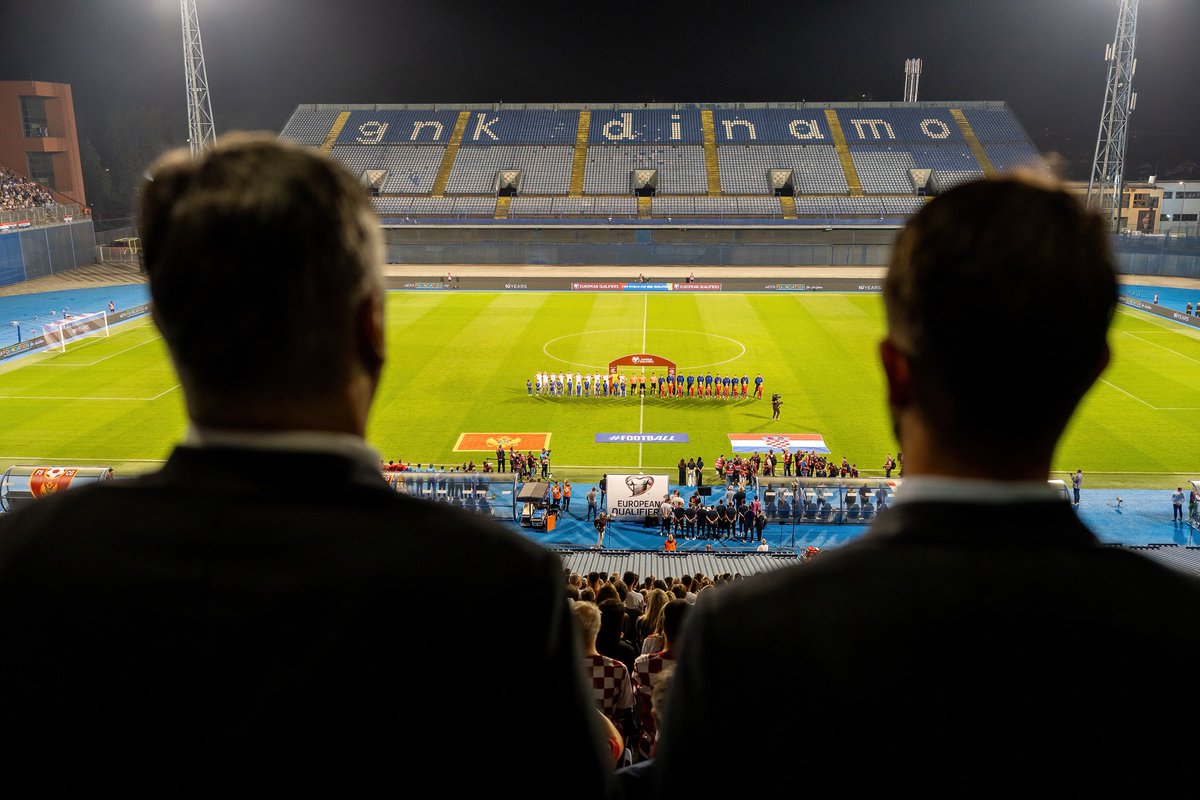JakovMilatovic's tweet photo. Danas protivnici na sportskom terenu- ali prijatelji i saveznici kada je evropska budućnost Crne Gore u pitanju.

🇲🇪🤝🇭🇷

Uz dijalog, zajedničke vrijednost i prijateljstvo,  gradimo region mira, stabilnosti i napretka, jer u timu Evropa- svi su pobjednici! 🇪🇺 https://t.co/T1prOlZit8