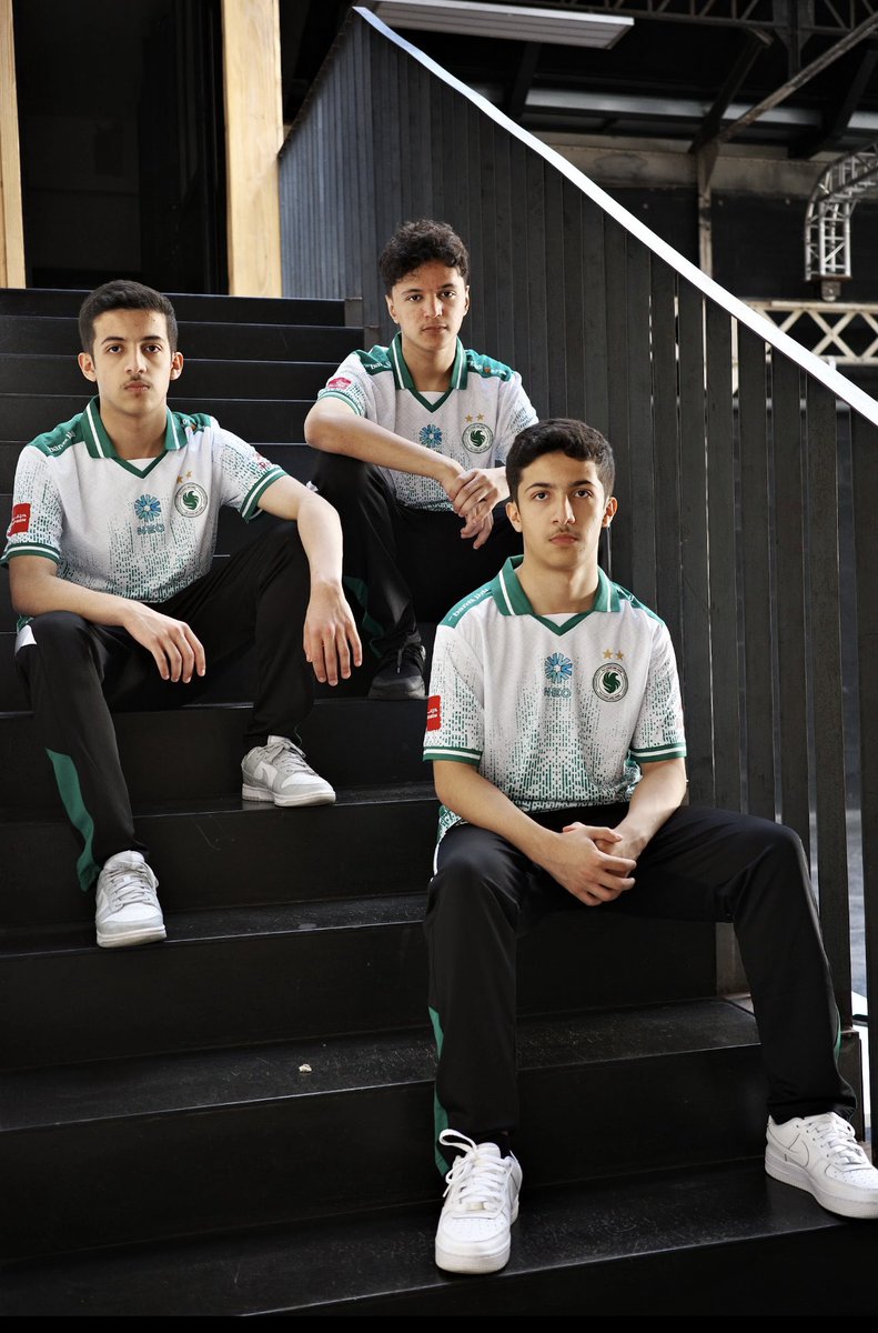 شكل كلمة Aura 💚💚💚