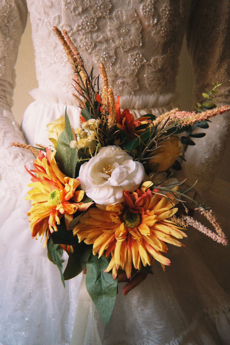 Finally it’s out !!!! 😭😭😭
Where passion meets petals

instagram.com/everbloombym?i…