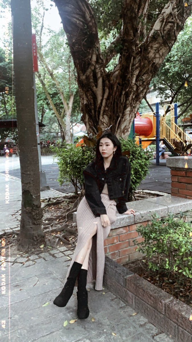 好好笑 我的2019是每天都在想要穿上班的小秘書 https://t.co/NcELAXnCER