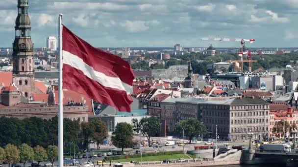 Latvia has taken the decision to deport 841 Russian residents after they refused to learn basic Latvian.

Latvia passed a law after Russia’s invasion of Ukraine making such deportations possible 

🇱🇻🇷🇺