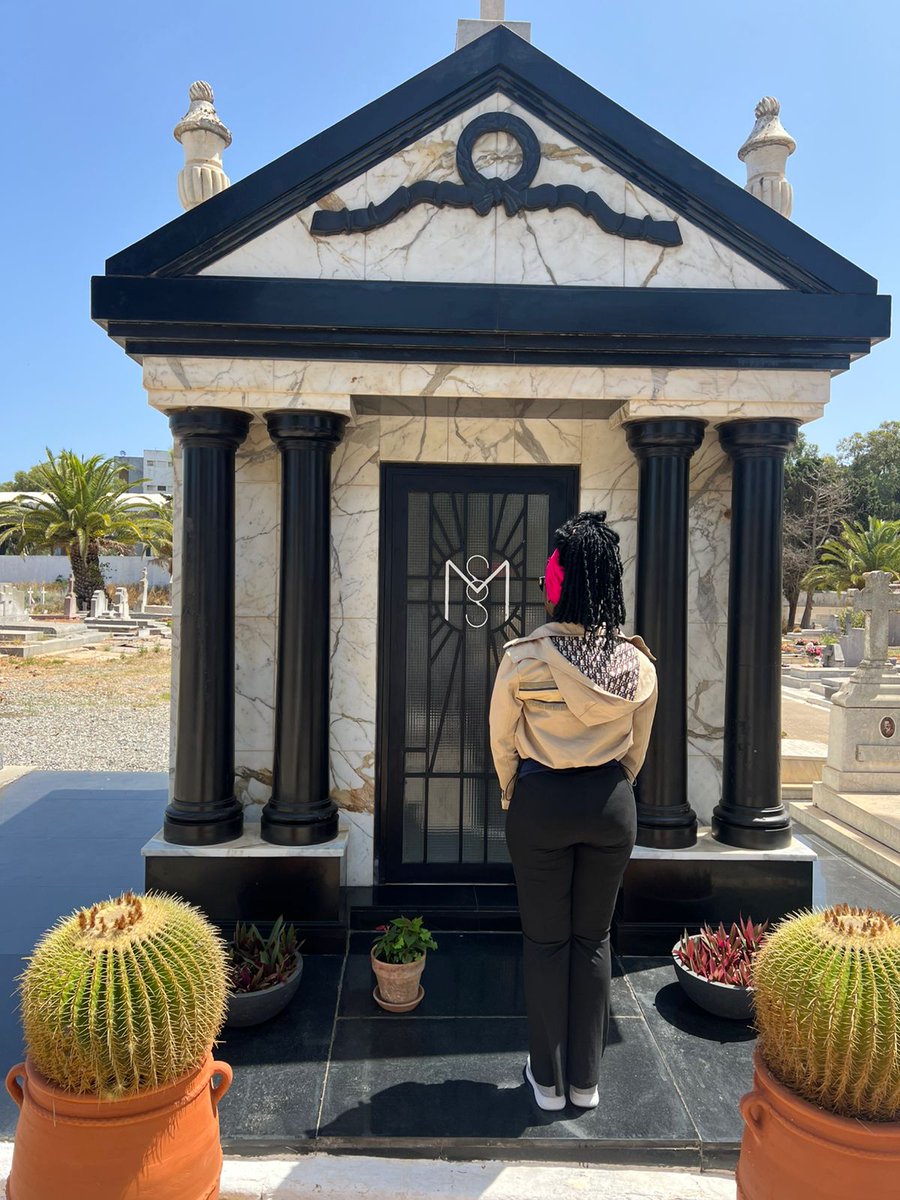 Il y a 28 ans, disparaissait le Maréchal MOBUTU SESE SEKO

Figure marquante de l’histoire de notre nation, le Maréchal Mobutu a dirigé le pays durant 32 années, inscrivant dans la mémoire collective une empreinte à la fois profonde et indélébile.
Son nom reste associé à la