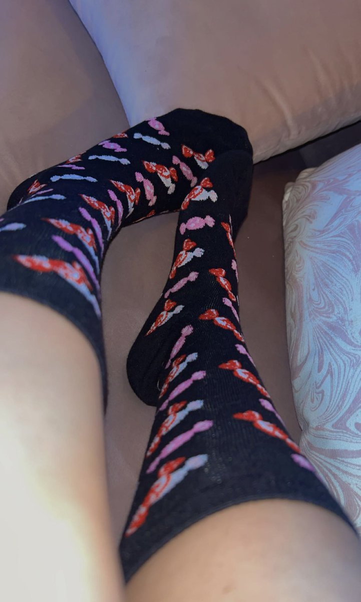 UrbanPrincesssX's tweet image. I taste just like candy 🍬 
@FeetFinder #feet #socks #patternedsocks #OF #OFGirls