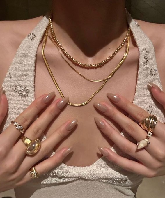 Watch bambi's leaked NSFW photo on TwXstars