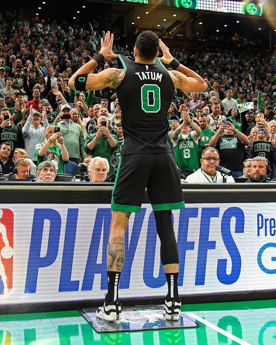lockedupjb's tweet photo. “I’ve seen him from when he messed up his Achilles to now, and it’s a big difference… he’s moving around way better.”

— Jordan Walsh on Jayson Tatum 👀 https://t.co/vs2XMWBFM2