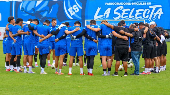 Todos juntos hoy 💪🏼🙏🏼 <a href="/LaSelecta_SLV/">La Selecta</a>