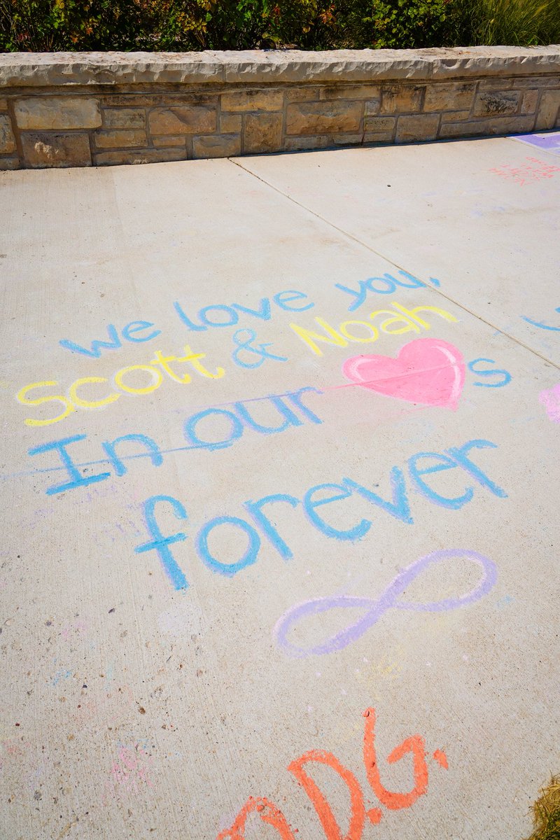 MarquetteU's tweet image. #MUStrong 💙💛

Thank you to Professor Stephen Bach’s class for their touching words honoring Noah and Scott. The Marquette community is invited to share messages of love, remembrance and support on the sidewalk in front of St. Joan of Arc Chapel.