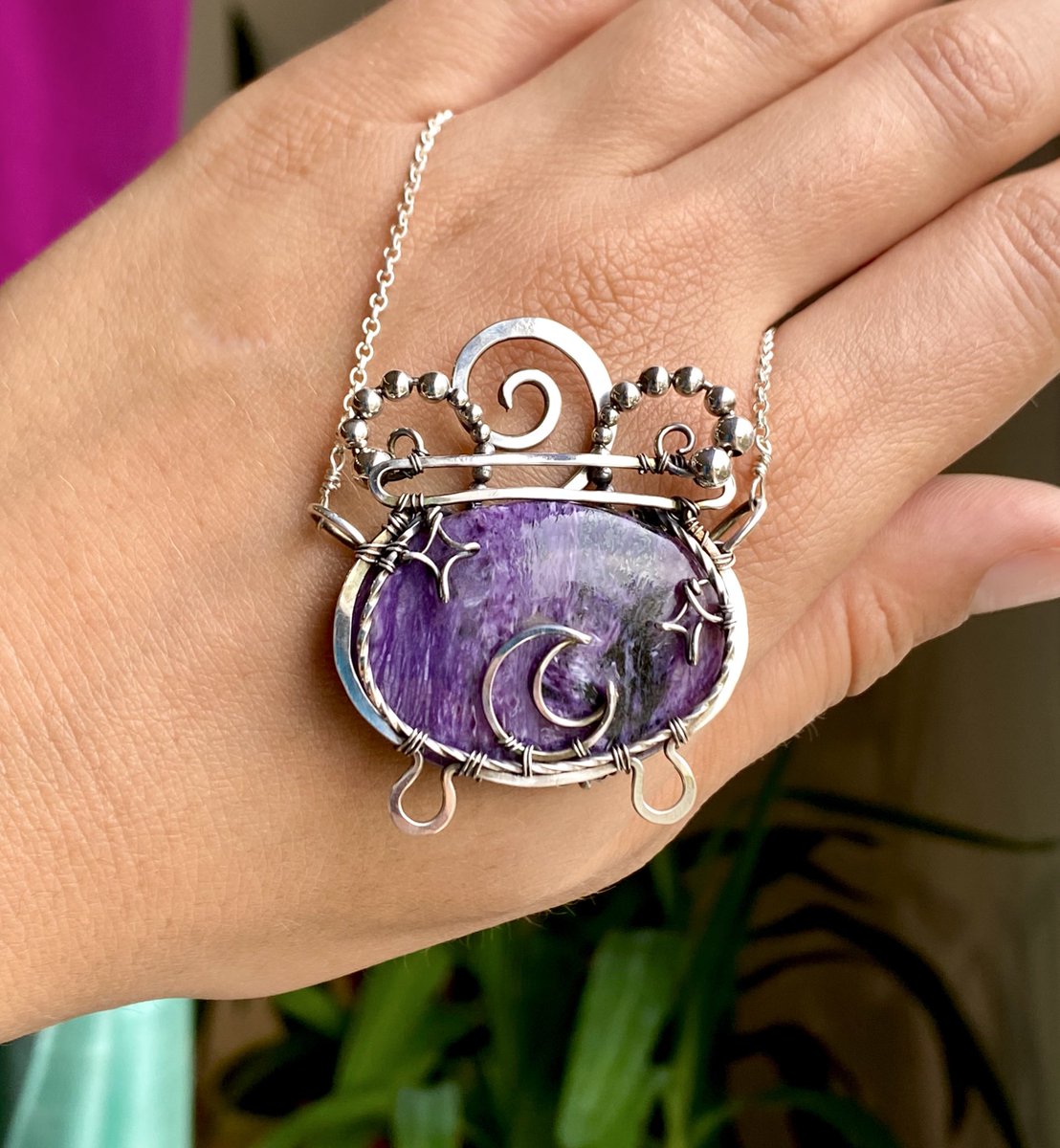 abbeyroadwraps's tweet photo. Sending my last Charoite cauldron home tomorrow, gonna miss her 😭 https://t.co/mSEg5uAtIm