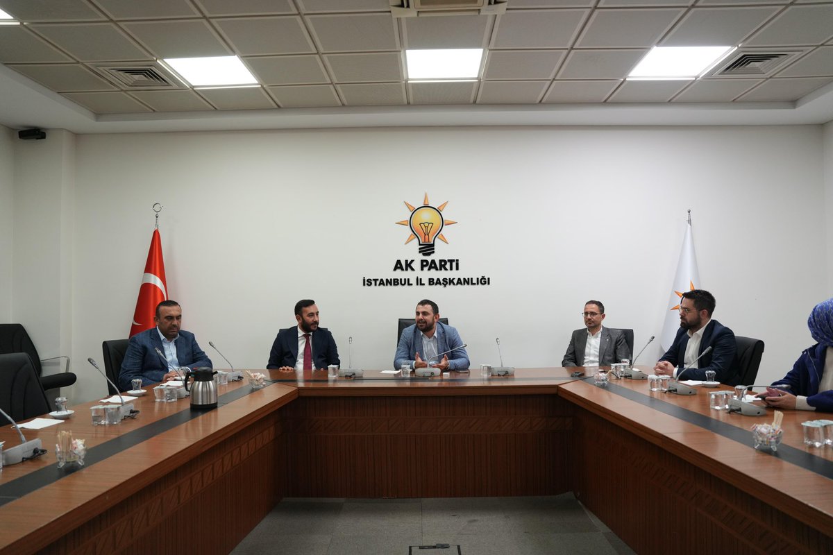 İl Yönetim Kurulu toplantımızın ardından Adalar,Kartal,Sancaktepe,Şile ve Ümraniye ilçelerimizde yeni atanan mahalle başkanlarımızın berat törenini gerçekleştirdik.