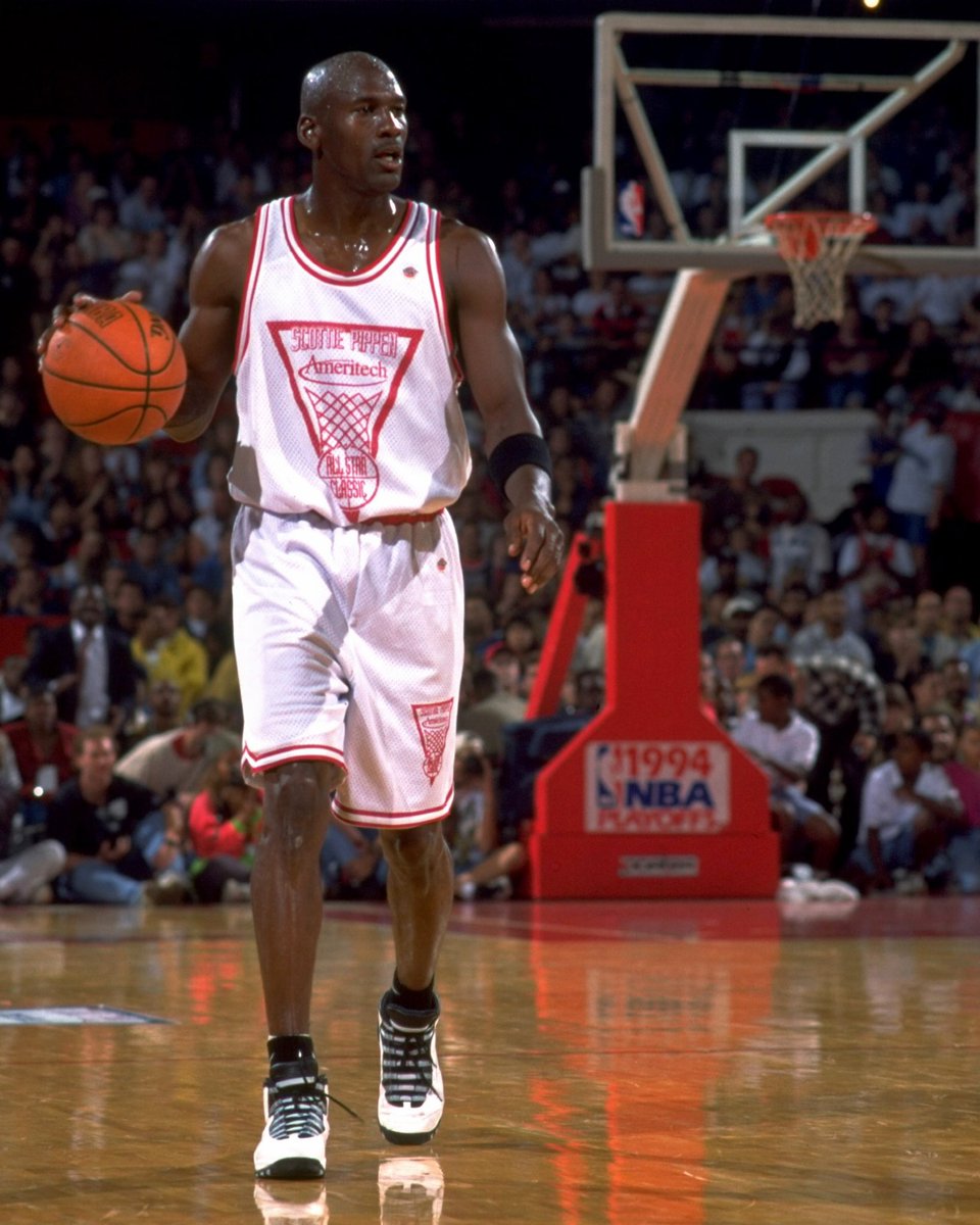 52 in Chicago Stadium, 31 years ago this week. #MJMondays