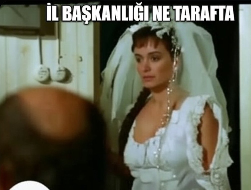 Ağalar İl Başkanlığı tarafa? Yarin Gürsel Tekin 😂😂