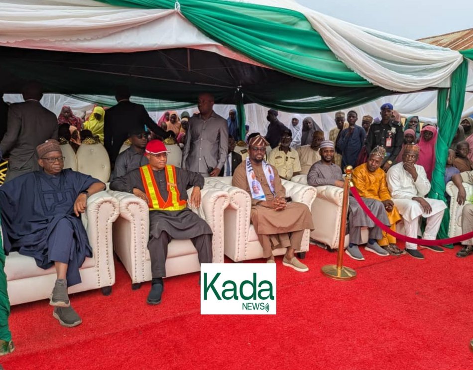 kadanewsng's tweet image. New Road Project Alert 🚧: Governor Uba Sani Flags Off Another Major Road Project  Linking Kudan LGA And Sabon Gari LGA

Governor Uba Sani has extended his administration’s infrastructure 

#KadaNews #KadunaDevelopment #InfrastructureRenewal #UbaSani