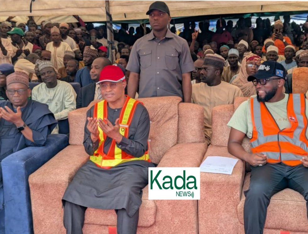 kadanewsng's tweet image. New Road Project Alert 🚧: Governor Uba Sani Flags Off Another Major Road Project  Linking Kudan LGA And Sabon Gari LGA

Governor Uba Sani has extended his administration’s infrastructure 

#KadaNews #KadunaDevelopment #InfrastructureRenewal #UbaSani