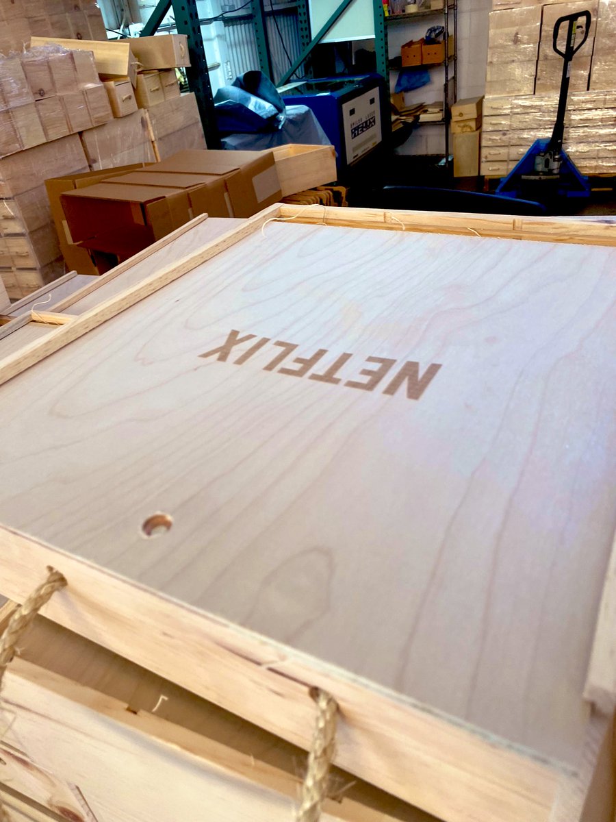 MannyMonarrez's tweet image. "Ta-dum" we also deliver love &amp;amp; drama💕  #wineboxes