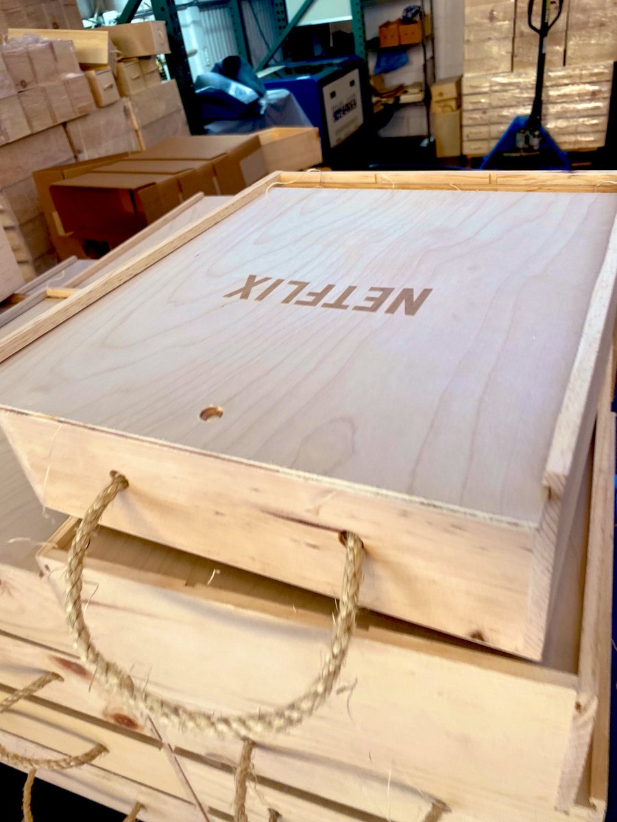 MannyMonarrez's tweet image. "Ta-dum" we also deliver love &amp;amp; drama💕  #wineboxes