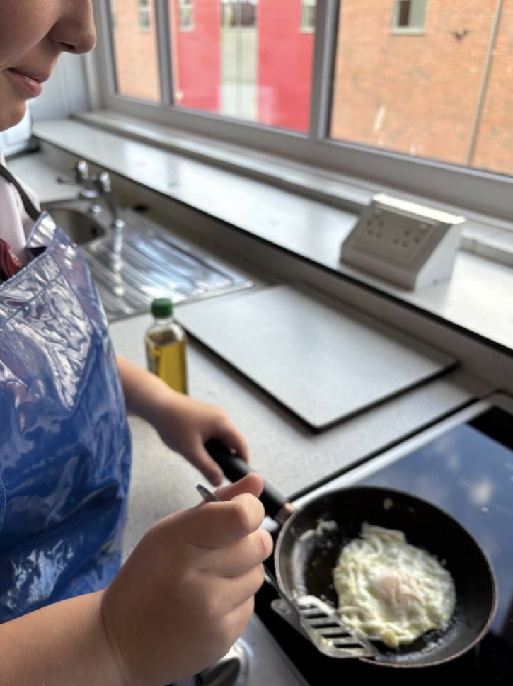 HarperGreen's tweet photo. Well done to Year 10 and the positive start they have made to their Hospitality and Catering course. We canโt wait to see what culinary delights you whip up over the next academic year ๐ฉ๐ผโ๐ณ ๐จโ๐ณ #Yr10 #HospitalityandCatering #FutureChefs https://t.co/JVx4BOBjOm