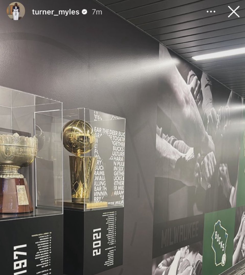 BucksRealm's tweet image. Myles Turner has made it to Milwaukee, and an unfamiliar sight was there to greet him after 10 years in Indiana.

Time to work.