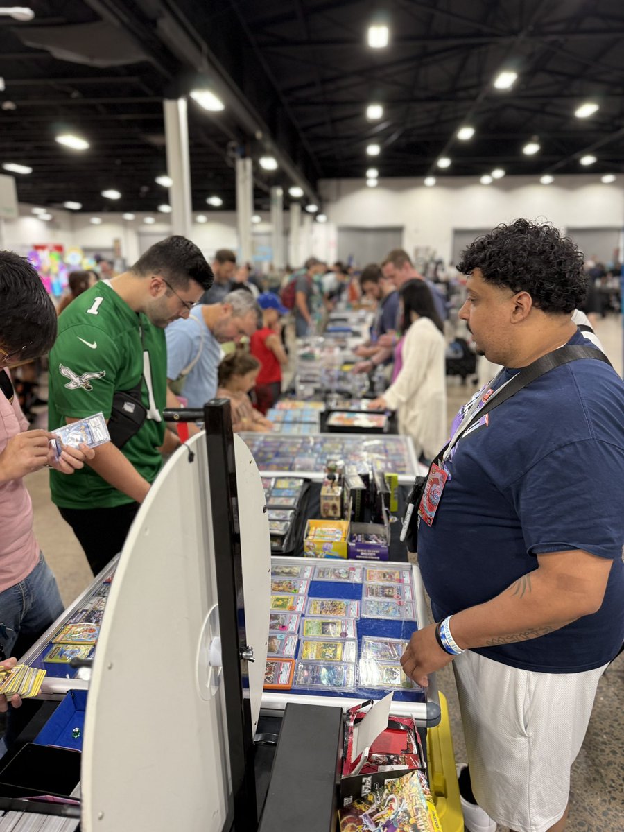 So we ventured out of state for the very first time this weekend, Philly came through for TCG!  

A few thousand people graced us with their presence and it was a magical time. Hopefully we can run it back again. 

#pokemoncards #cardshow