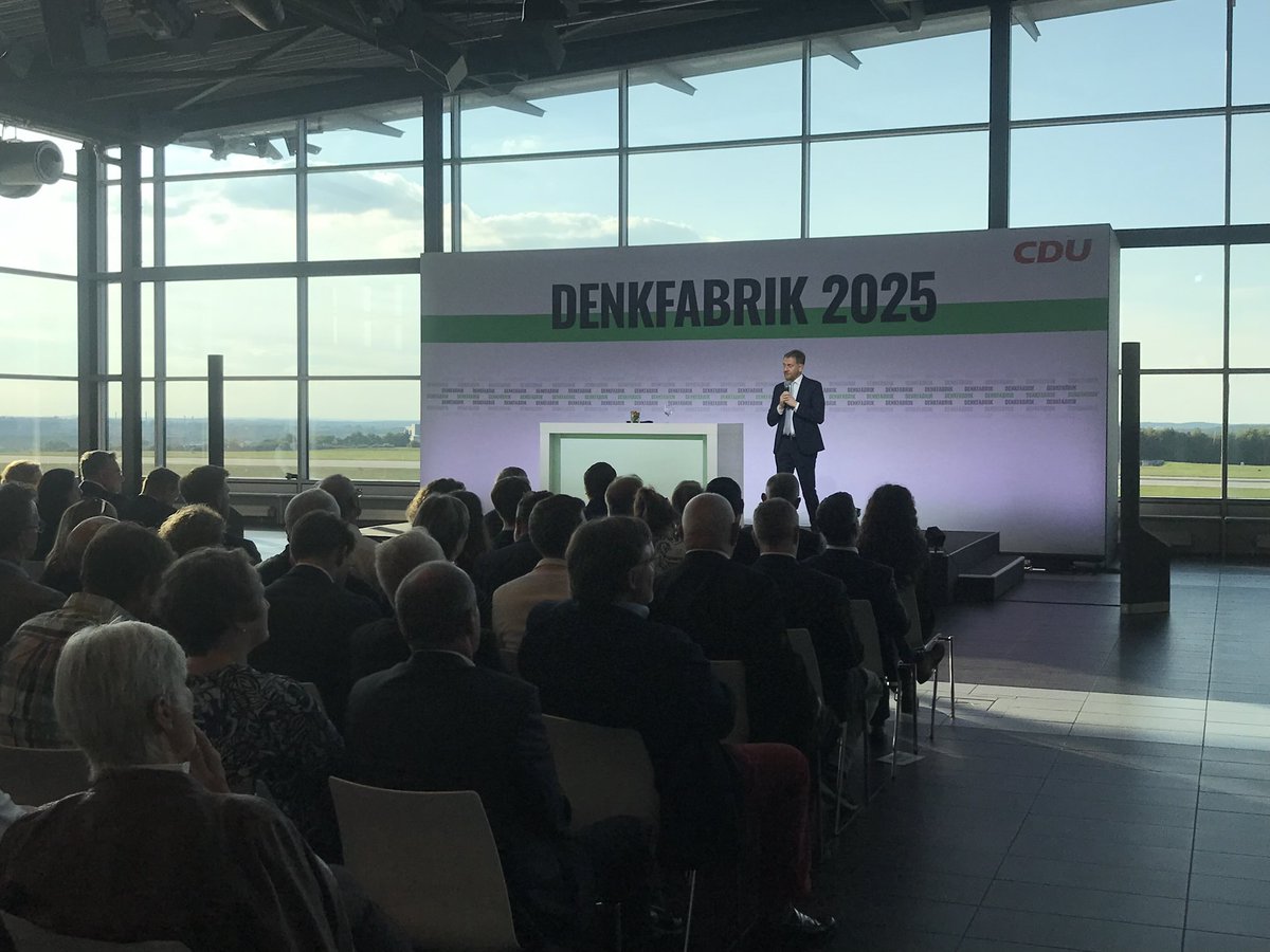 Heute zu Gast bei der #Denkfabrik 2025 der <a href="/cdusachsen/">CDU Sachsen</a>
Guter Austausch im Bereich #Mobilität, #Wissenschaft und #Zukunft Sachsen mit vielen Experten 
<a href="/CDU_SLT/">CDU-Fraktion Sachsen</a>
⁦<a href="/MPKretschmer/">Michael Kretschmer</a>⁩