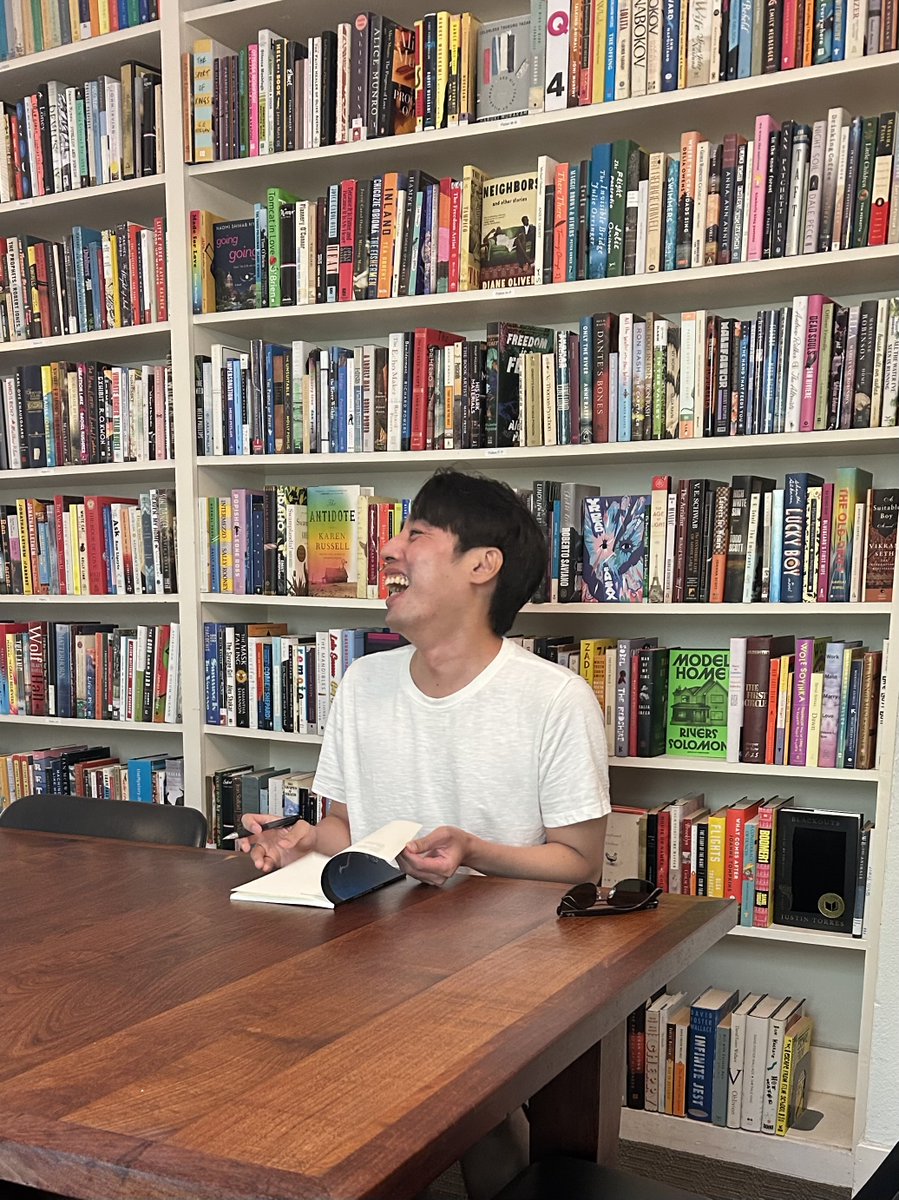 Yuki Tanaka (MCW '19) stopped by Dobie House today to sign CHRONICLE OF DRIFTING! It was wonderful to see you <a href="/yukit/">yuki</a>.tanaka!!

Reminder: Yuki will be @firstlightbooks TONIGHT for a reception and discussion with Olga Vilkotskaya (MCW '18)!