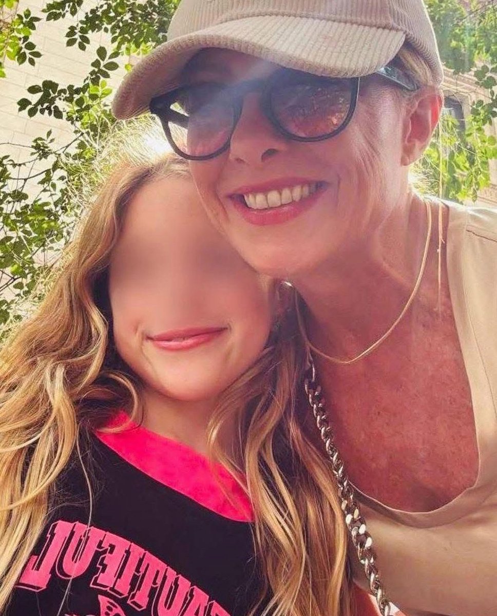 La sinistra è riuscita ad attaccare #Meloni per aver portato sua figlia in vacanza due giorni. 
Credo che un simile livello di squallore e pochezza non sia mai stato toccato. 
Se fossimo in loro ci vergogneremmo, ma per fortuna non siamo loro. 
Forza Giorgia. Orgogliosi di te.