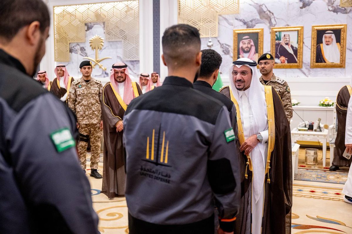 EmarahAlQassim's tweet image. نوّه سموه بما توليه القيادة الرشيدة - أيدها الله - من دعم كبير للصناعات التقنية، وخاصة صناعة طائرات الدرون، الذي يعكس رؤية المملكة الطموحة نحو التميز الصناعي والتقني، تأكيدا على أن أبناء الوطن قادرون على تحويل الطموحات إلى إنجازات ملموسة..

سمو #أمير_منطقة_القصيم بحضور سمو نائبه…