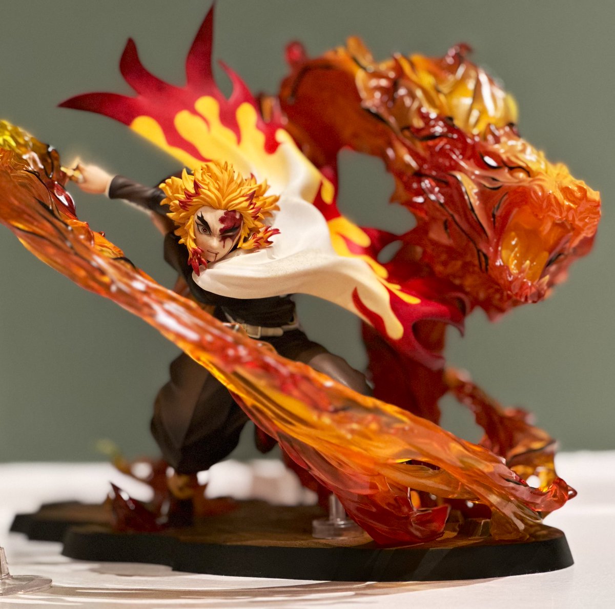 Setting the whole damn house ablAZE THE DARLING IS HOME 🔥🔥🔥🔥