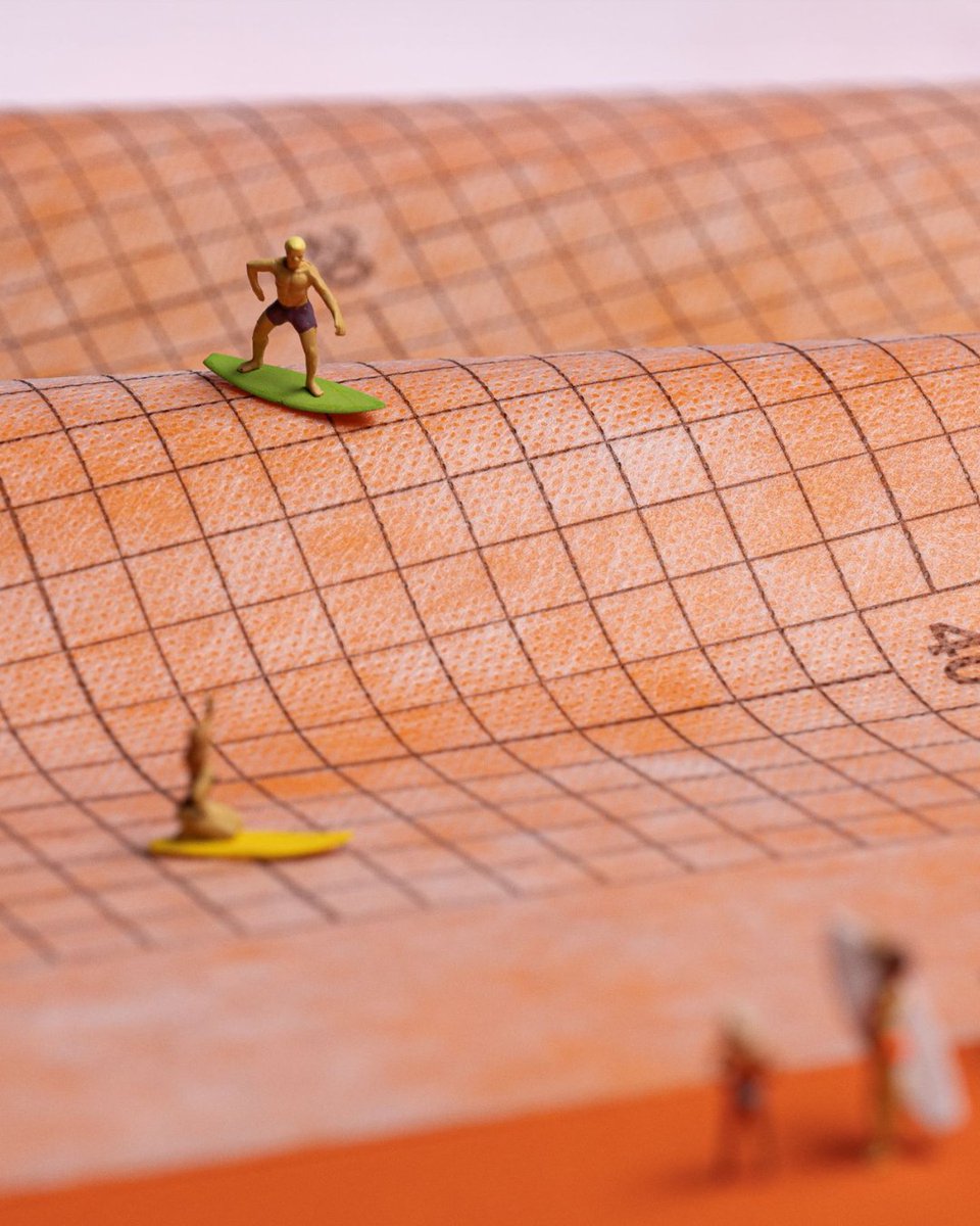 Surfing into the weekend like… Who knew KERDI could make the perfect wave? 
#WeekendVibes #SchluterSystems #KERDI #TileInstallation #ProTiling