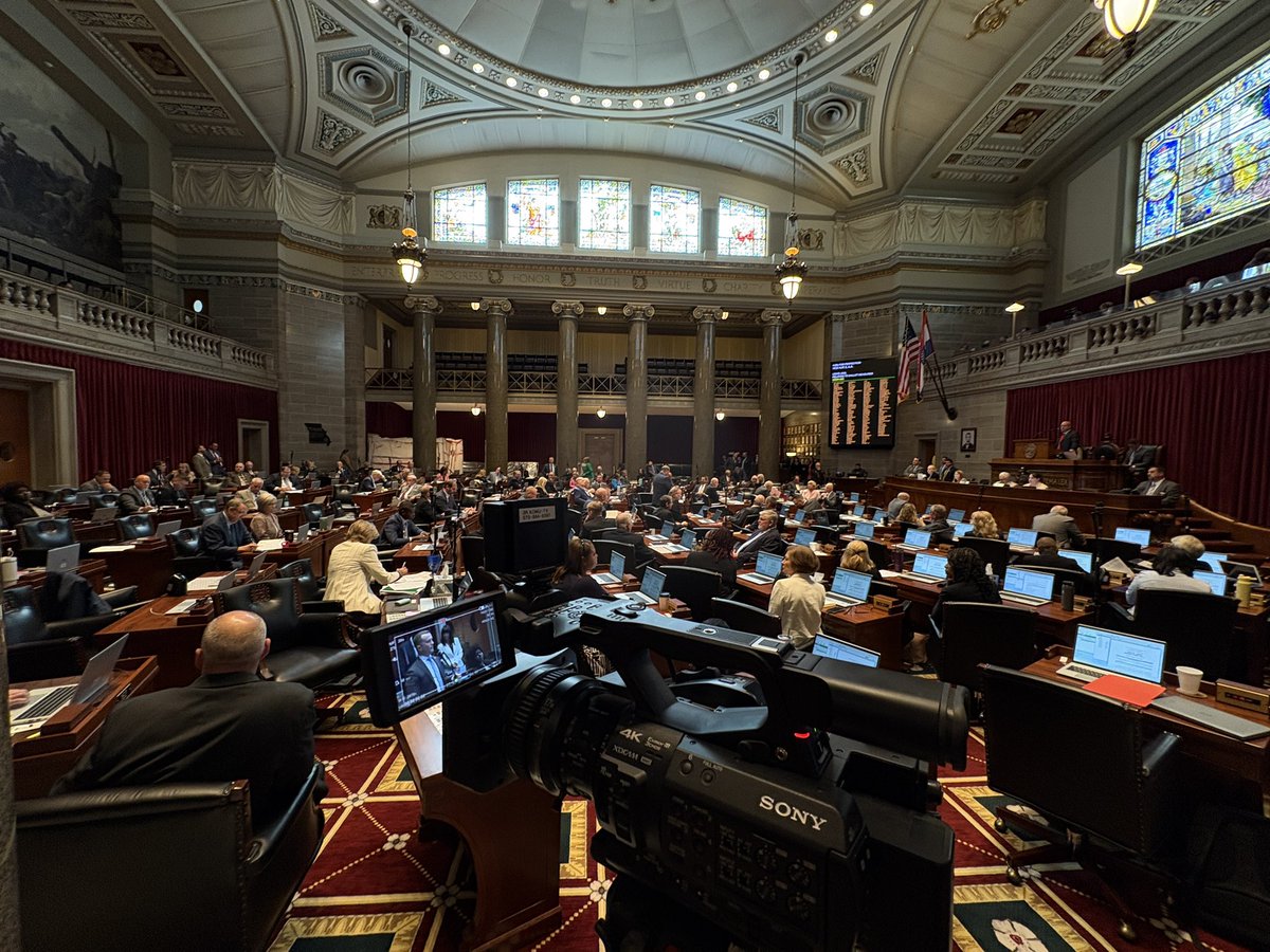 HAPPENING NOW: Debate begins on Missouri Republican’s newest effort to change how voter petitions make it into the constitution. 

Under the proposed change, petitions would have to win a majority vote in each of the eight congressional districts. <a href="/KOMUnews/">KOMU 8 News</a>
