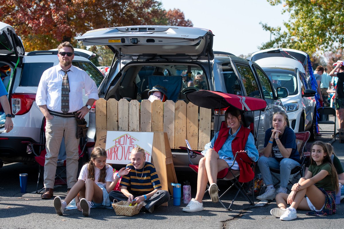 DiscoverHGBC's tweet photo. 📅 Saturday, October 25 is our Family Trunk-or-Treat!

This is such a fun event to be part of — and a great way to connect with our community!

🚙 Decorate your trunk
📋 Serve as an event volunteer (check-in, parking, greeter)
🫶 Invite a friend

Our hope is to create a welcoming space, engage with our neighbors, and plant seeds of the good news of Jesus.

👉 HGBC Members, sign up to volunteer at https://t.co/v1HzPWOg5Q