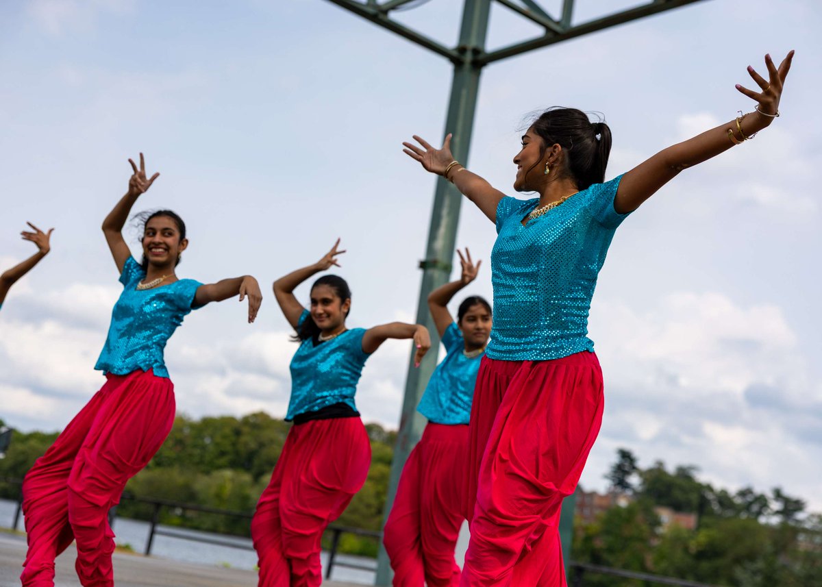 Like Lowell tweet media