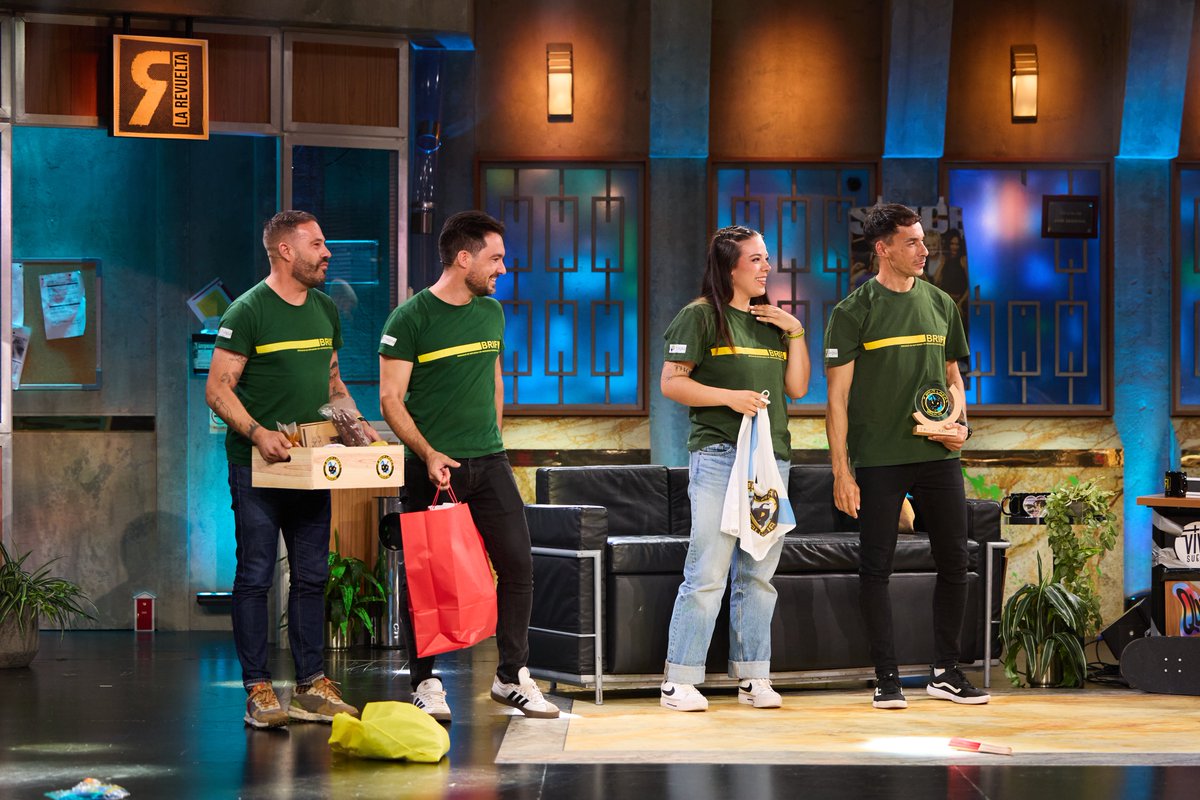 La Revuelta tweet media