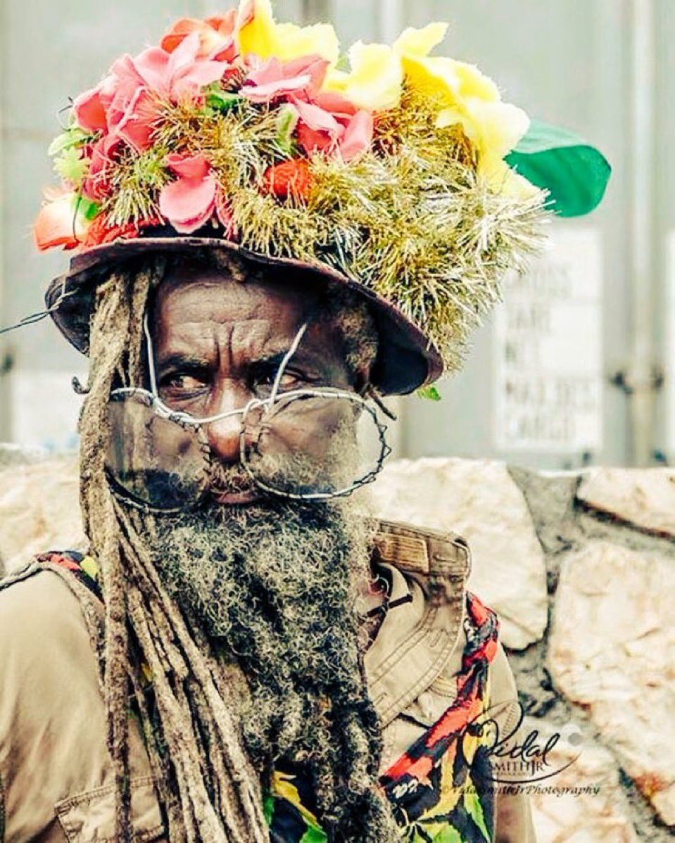 CoinnoisseurOG's tweet image. Rasta final boss is All in 
$Weedcoin “Like Bitcoin but way higher”
@weedcoinOG 

21nnfR4TkbZNLwvRrqEseAbz7P3kxKjaV7KuboLJpump