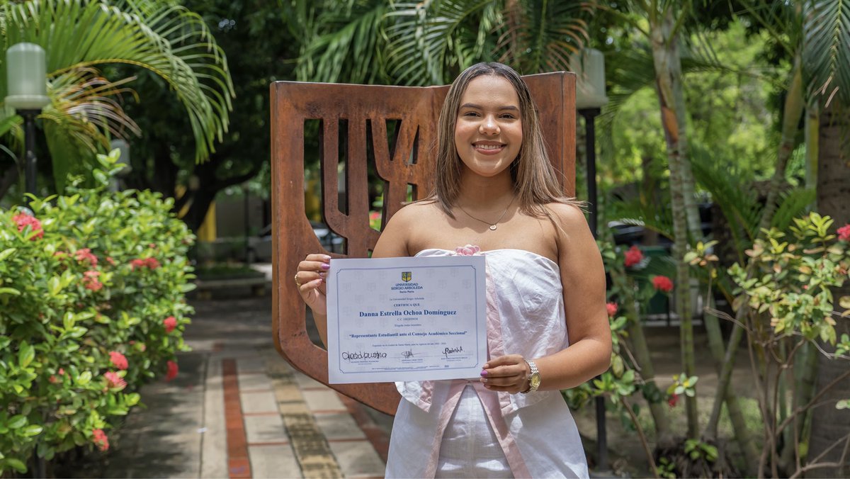 Danna Ochoa tweet media