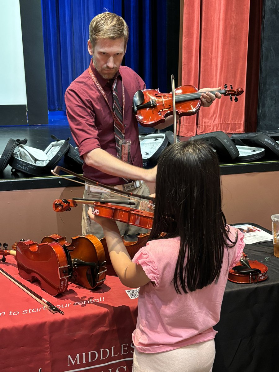 MtownFineArts's tweet photo. Students exploring the “string petting zoo” at the annual Elizabeth Swaim after school string program Open House. Lessons begin September 15, sign up at https://t.co/MjNocBNlch #mpsfinearts https://t.co/Rr1bfvLAdD