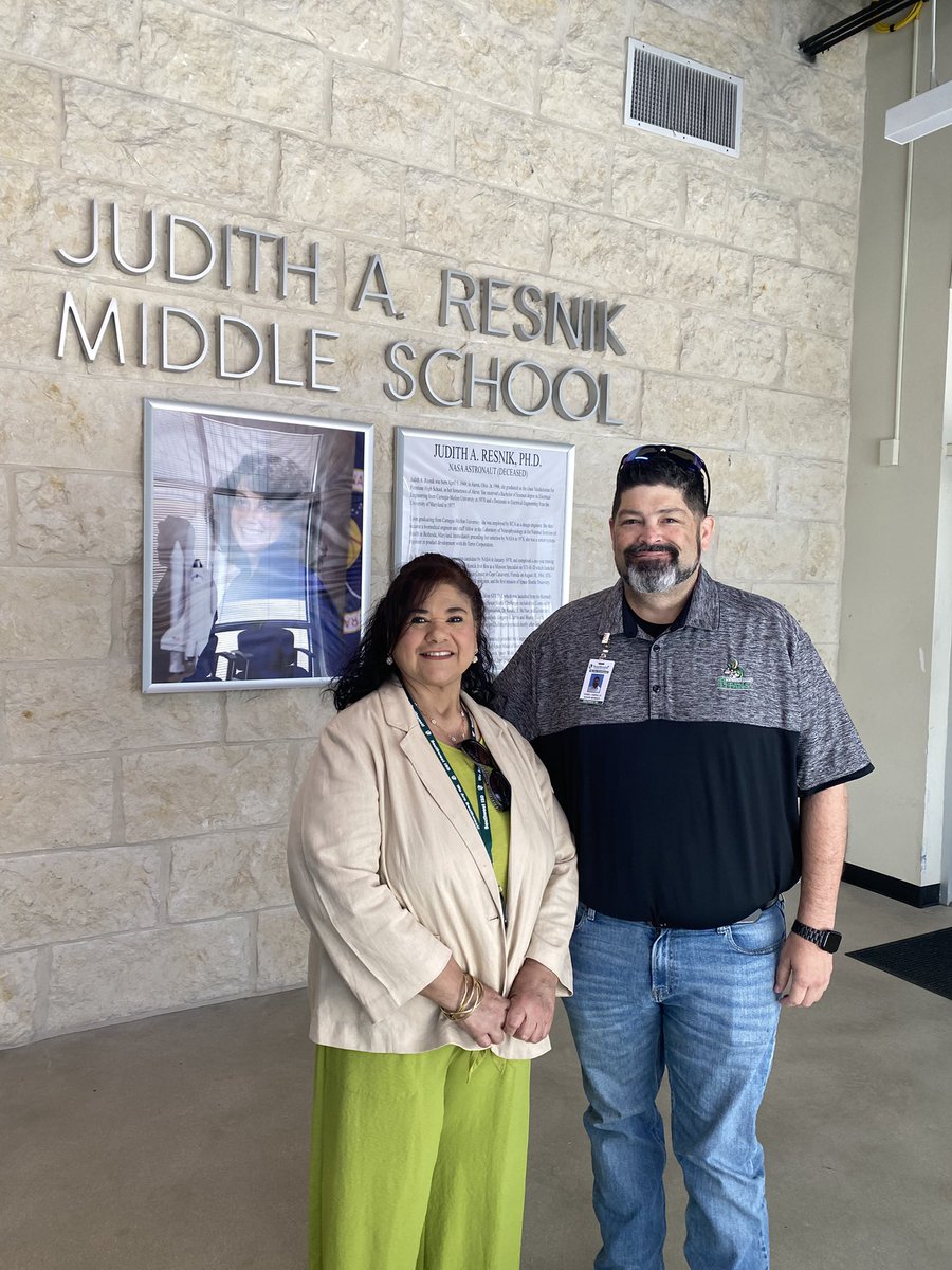 Florinda Bernal tweet media