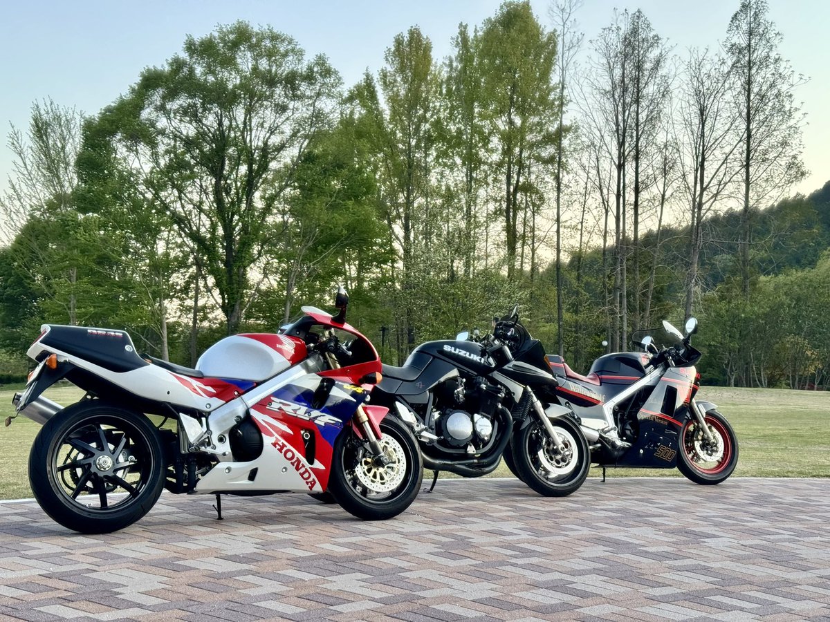 Reoページ 80sHERO: Standard fare, and consistently pretty.