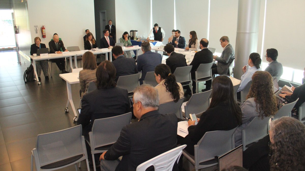 OPSOMSEcuador's tweet photo. En la tercera reunión de la #MCIS participaron: @Vice_Ec, @CancilleriaEc, @salud_ec, @AgendaCAF, @BancoMundialLAC, @CDCespanol, @UNFPAecuador, @PNUDEcuador, @UNESCOQuito, @UNOPS_es, @ONUecuador, @unicefecuador, y las embajadas de Japón e @ItalyinEcuador. https://t.co/DVsiJAqTyr