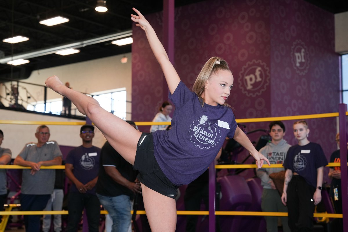 pffranchisee's tweet image. Planet Fitness Detroit Co-Op, EPIC Fitness and Impact Fitness, welcomed their members to bust a move during the groups’ dance contest in Michigan. Learn more about how members were able to showcase their talent in the article on our website here: tinyurl.com/y2s2hxkd #pfifc