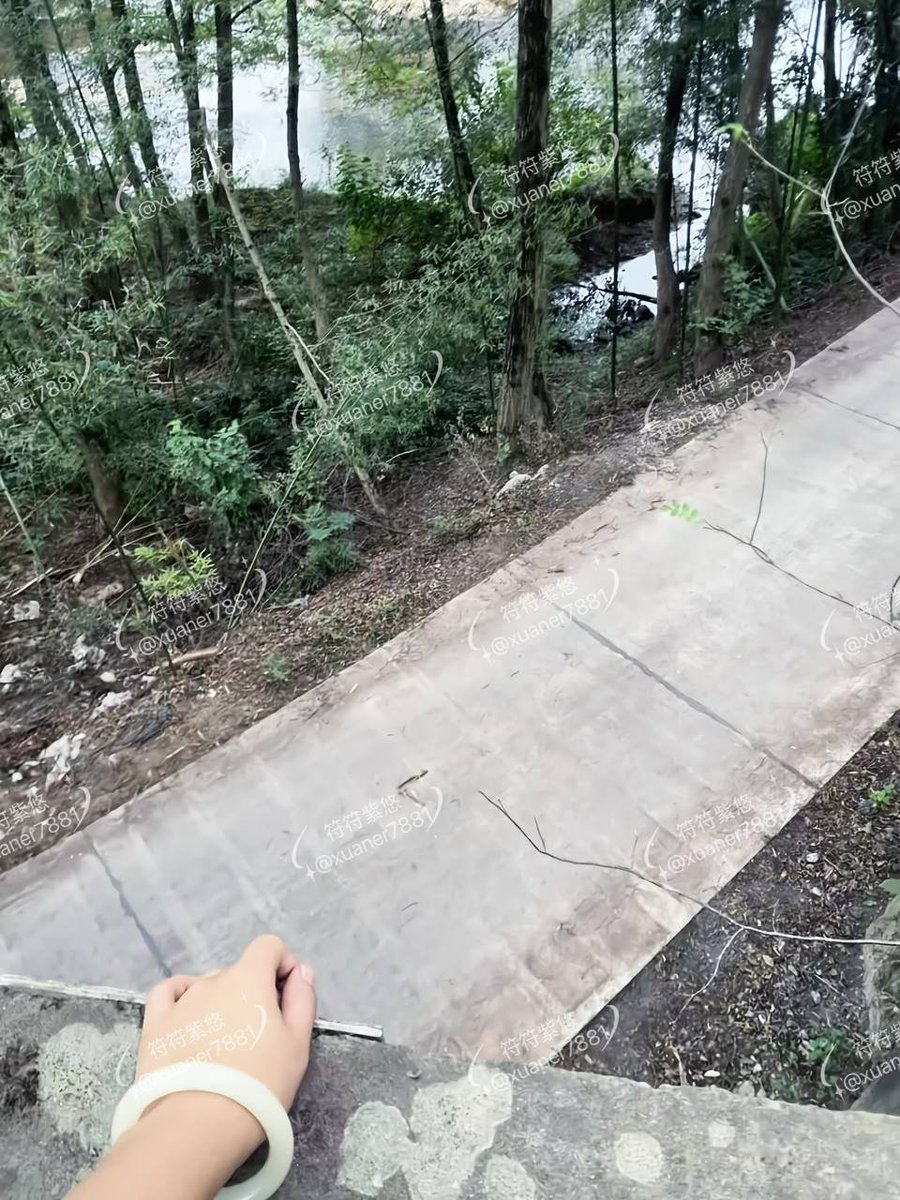 世间安得双全法，不负如来不负卿~ 

世人总是想着两全可是人生短短百年，无非是教你懂得如何取舍...