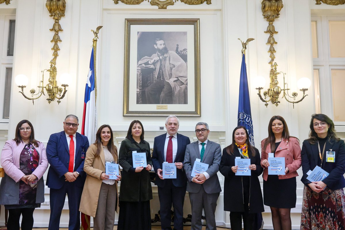 Comisión para Integridad Pública y Transparencia (@integridad_gob) on Twitter photo 👏 Felicitamos al <a href="/Senado_Chile/">Senado Chile</a> por el lanzamiento de la “Guía de Lenguaje Claro para el ámbito legislativo”, una herramienta clave para fortalecer la confianza en la toma de decisiones a través de una comunicación más clara y accesible. 👏 Felicitamos al <a href="/Senado_Chile/">Senado Chile</a> por el lanzamiento de la “Guía de Lenguaje Claro para el ámbito legislativo”, una herramienta clave para fortalecer la confianza en la toma de decisiones a través de una comunicación más clara y accesible.