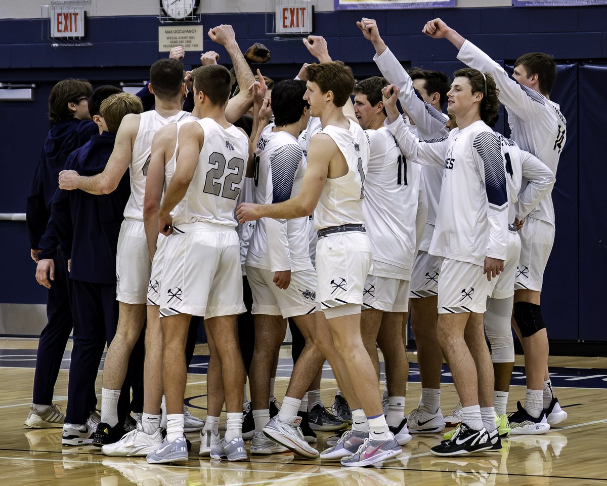 minesmbb's tweet image. Counting down the days...⌛️🏀

📸 - Kurt Devoe

#HelluvaEngineer