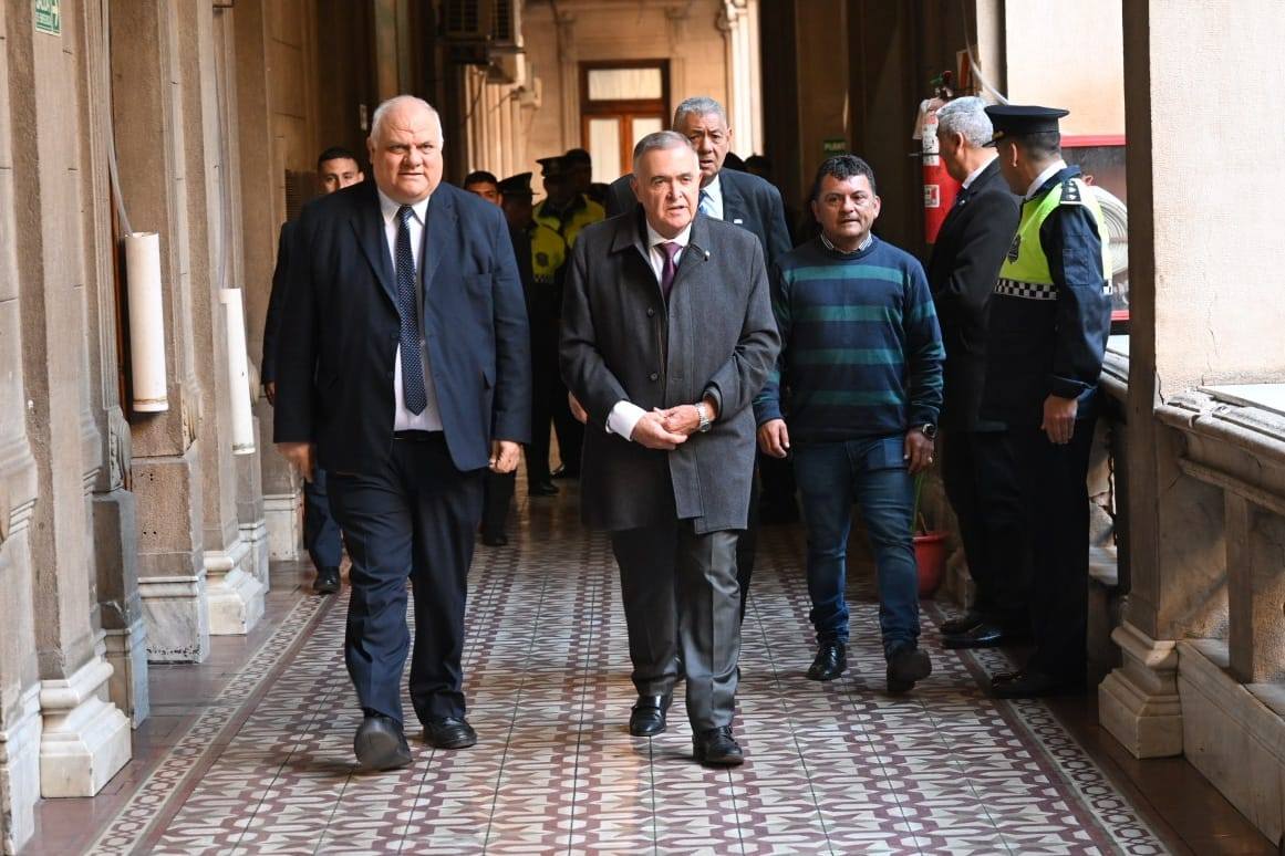 EL GOBERNADOR JALDO ACOMPAÑÓ AL MINISTRO MASSO DURANTE UNA REUNIÓN JUNTO A SU GABINETE

Leer la nota completa en 👉acortar.link/dbW51p