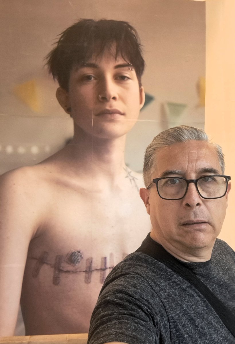 Esta imagen es de Mika cuando tuvo su primera cita médica para reasignación de género, la imagen pertenece a la <a href="/WorldPressPhoto/">World Press Photo</a> que se exhibe en el <a href="/museofranzmayer/">Museo Franz Mayer</a> y es del fotógrafo Prins de Vos, quien en sus fotos busca la inclusión y el respeto.

#StopTransphobia  #LGBTQIA