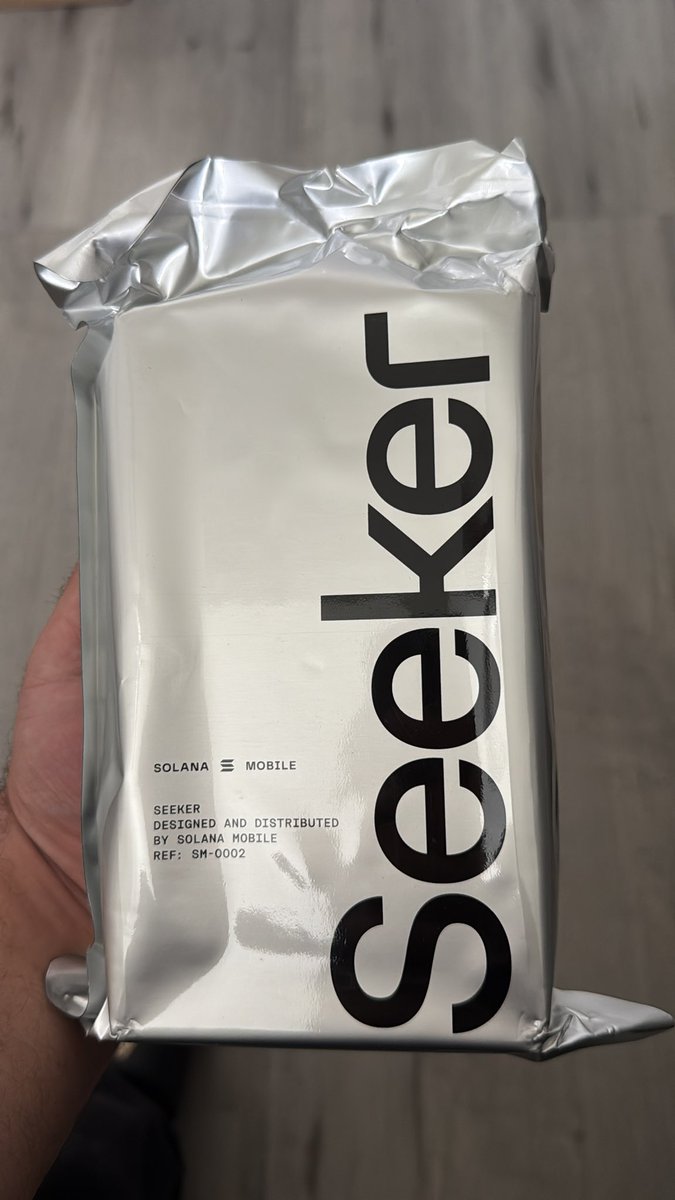 It’s finally here 💯 <a href="/solanamobile/">Seeker | Solana Mobile</a> <a href="/m_it/">Emmett 📱</a>