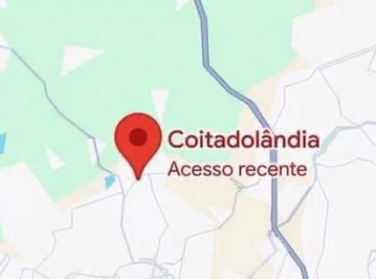 letras's tweet image. e não adianta nem me procurar
em outros timbres, outros risos
eu estava aqui o tempo todo
só você não viu